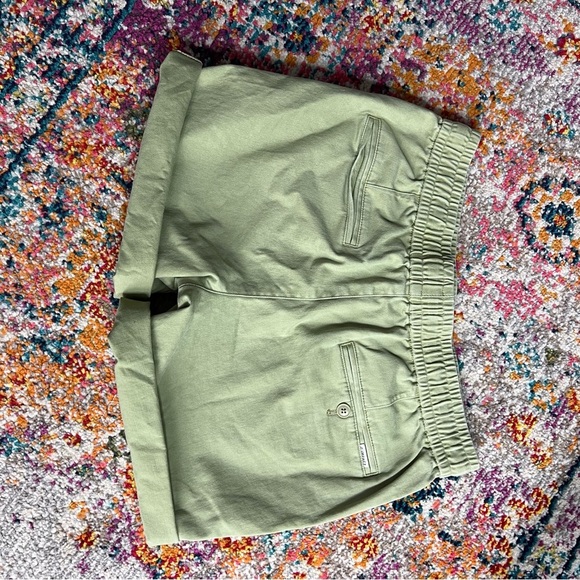 United by Blue Organic Cotton Pull On Rolled Cuff Olive Green Poplin Shorts - Picture 9 of 10